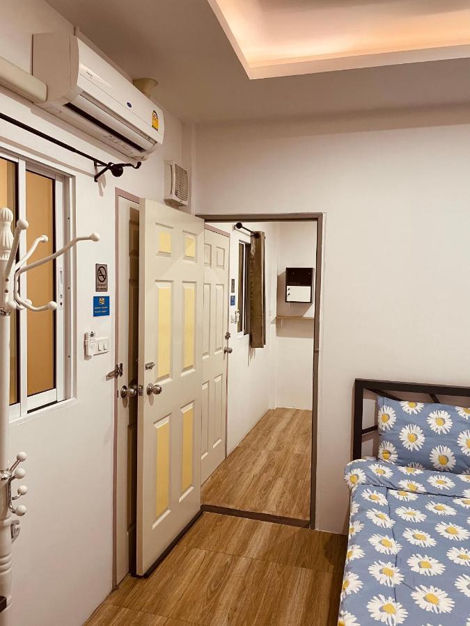 Dragon XIV Hostel Банкок Екстериор снимка
