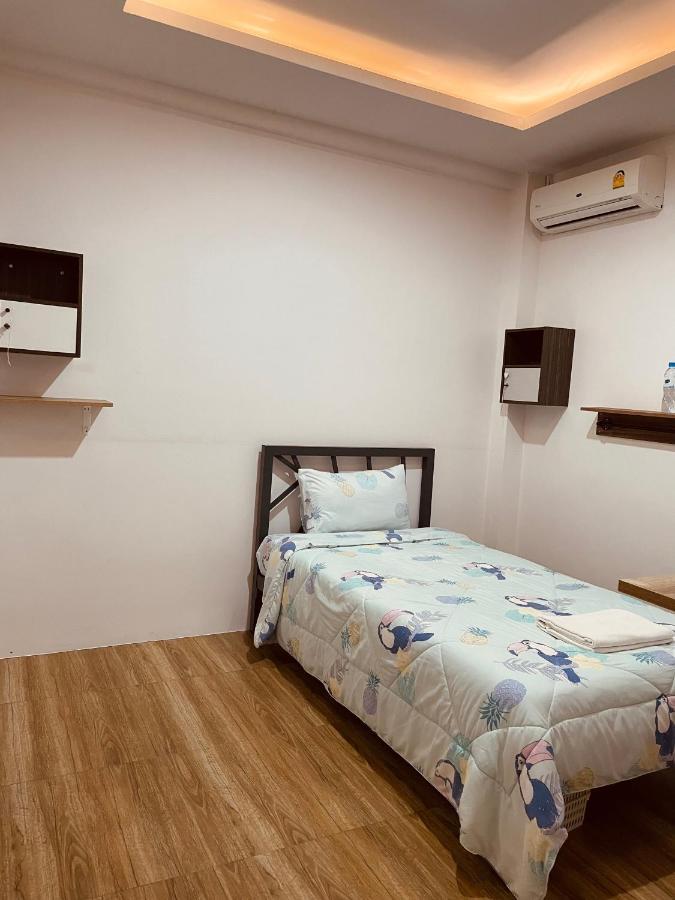 Dragon XIV Hostel Банкок Екстериор снимка