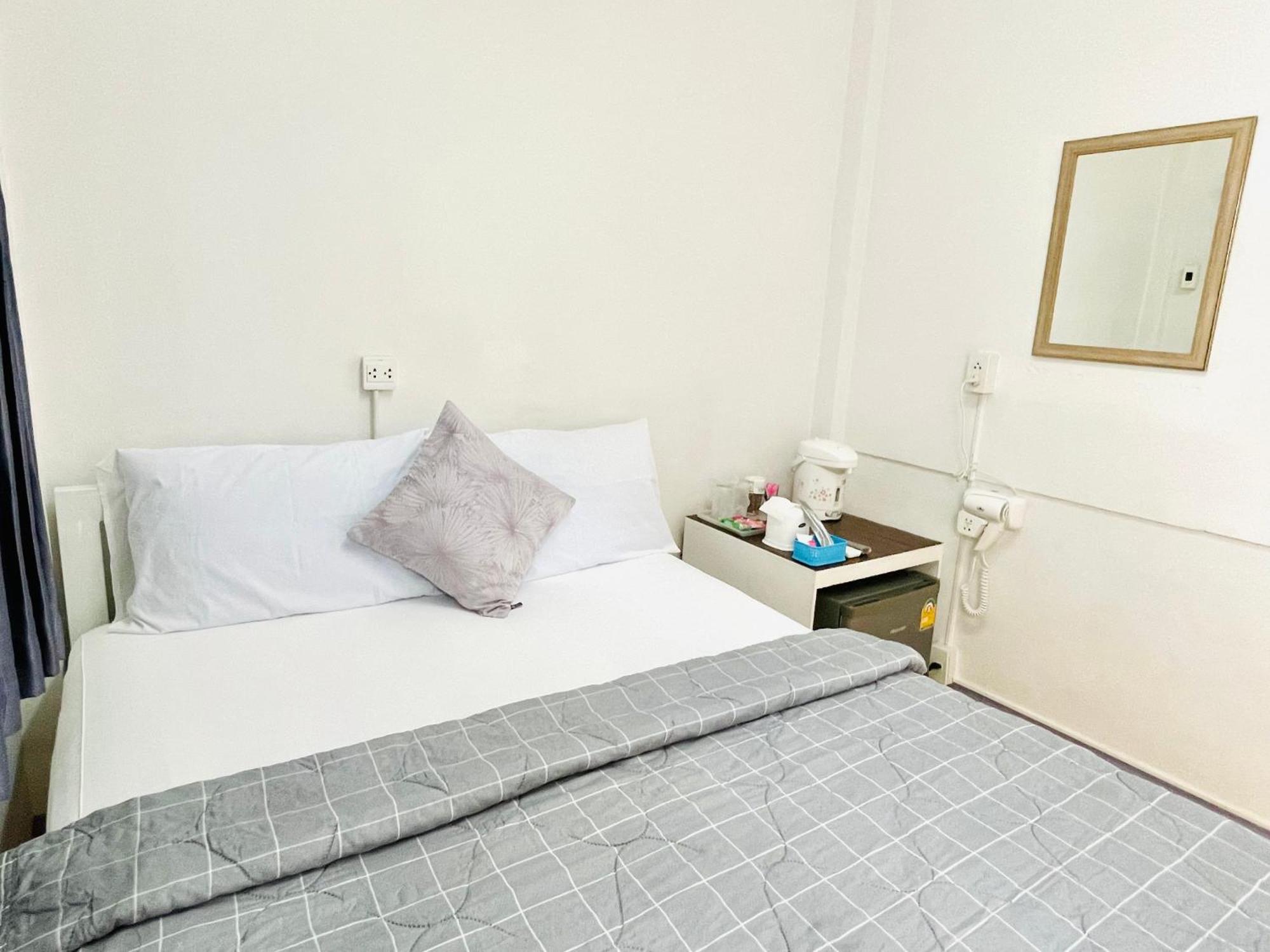Dragon XIV Hostel Банкок Екстериор снимка