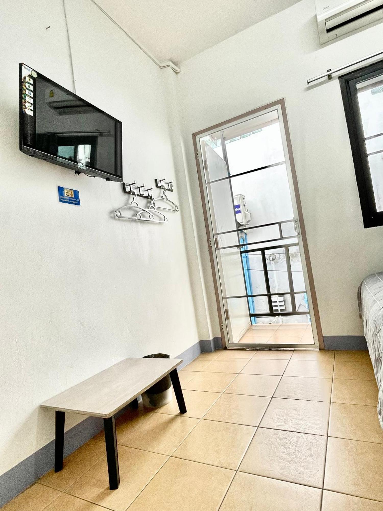 Dragon XIV Hostel Банкок Екстериор снимка