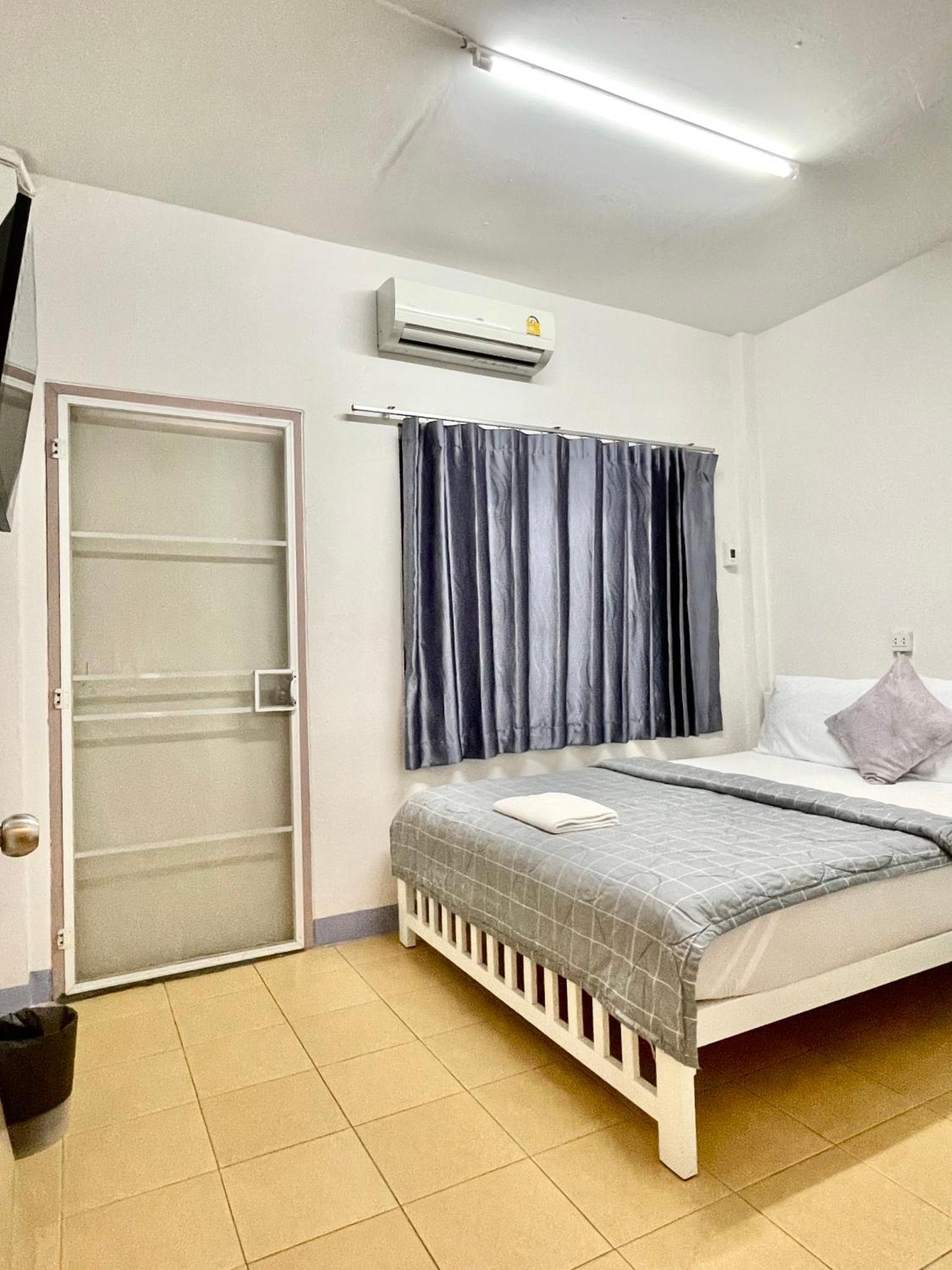 Dragon XIV Hostel Банкок Екстериор снимка
