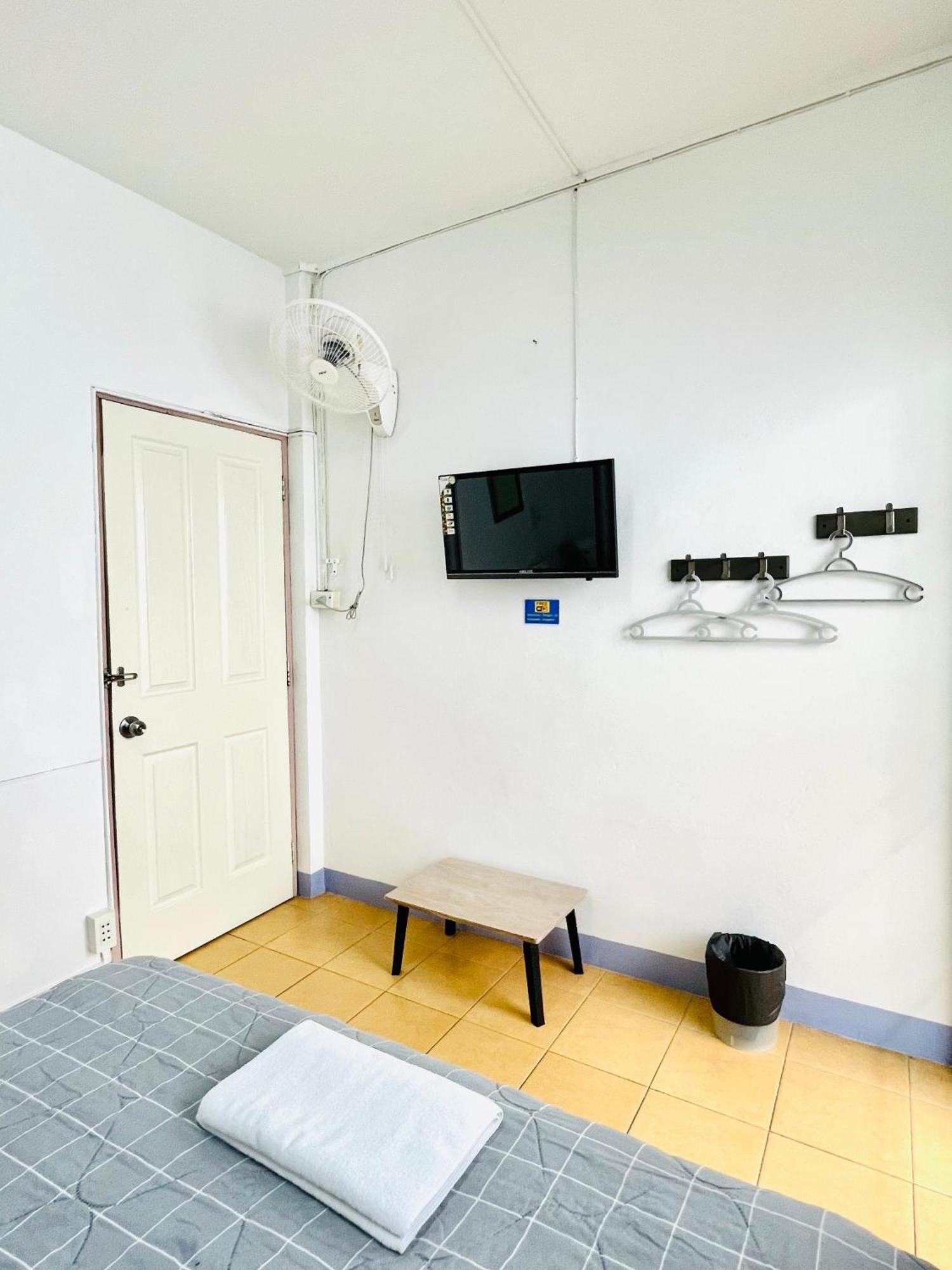 Dragon XIV Hostel Банкок Екстериор снимка