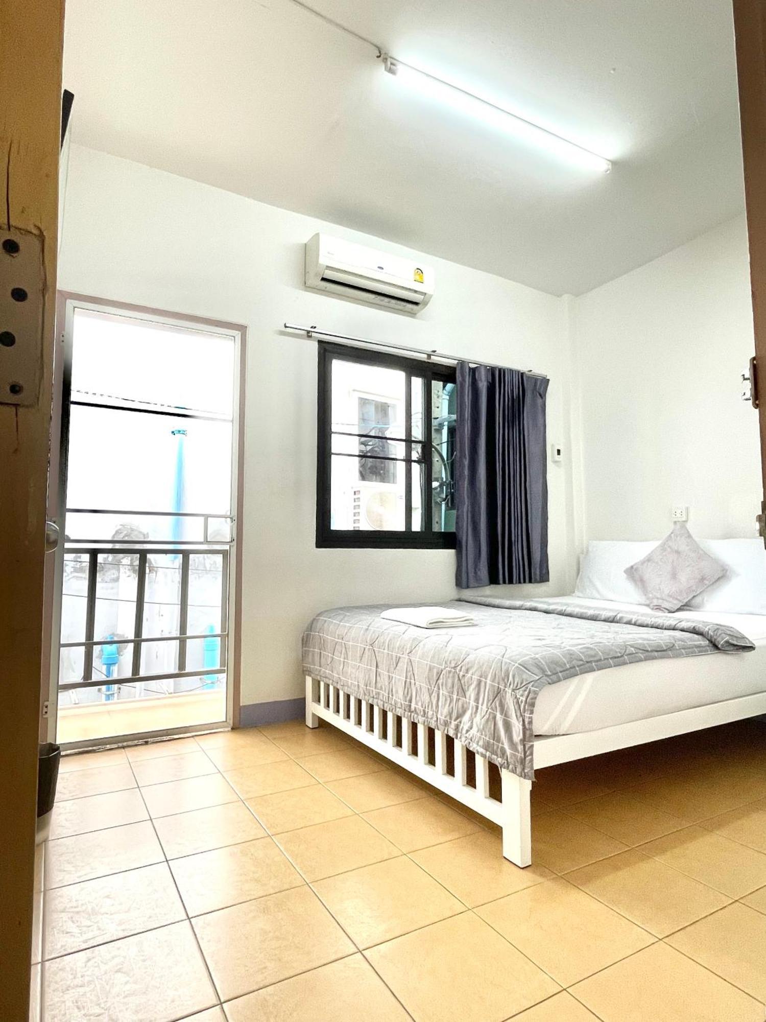 Dragon XIV Hostel Банкок Екстериор снимка