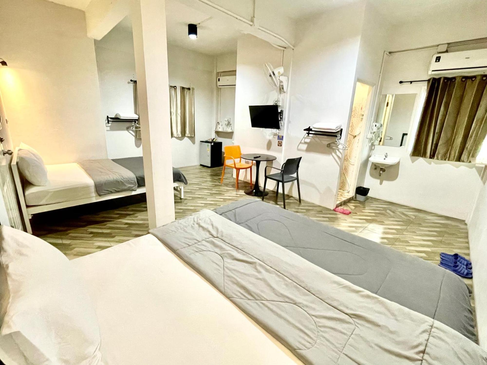 Dragon XIV Hostel Банкок Екстериор снимка